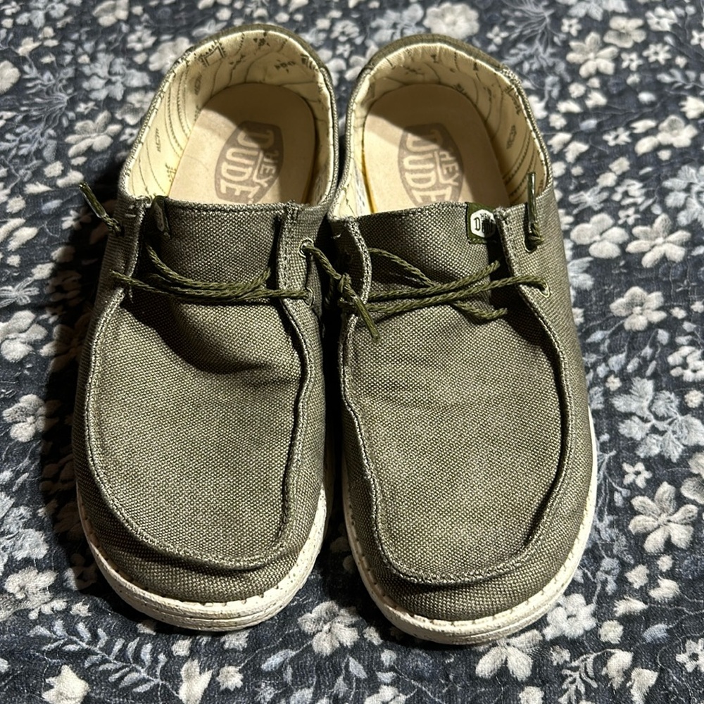 Hey Dude- Size 9